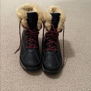 Clarks Mazlyn Black Winter Boots with Fur Trim